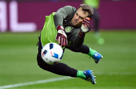 Manuel Neuer Height, Weight, Age, Girlfriend, Family, Facts, Biography