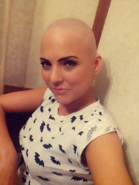 Pin By Bigmoney Shave On I Am Naked Bald Women Shaved Hair Women Bald Head Women
