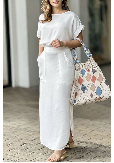 Pin by Catalina Gaytan on vestidos preferidos in 2024 | Solid clothes ...