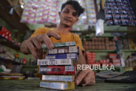 Cukai Rokok Akan Naik 10 Persen Mulai Januari 2024 Republika Online