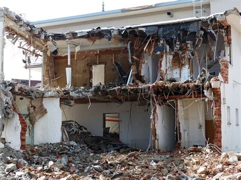 5 Things to Keep in Mind Before Undergoing a Demolition of Your House