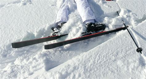 Skiunfall in Tirol Heftiger Sturz im freien Skiraum 13 Jähriger