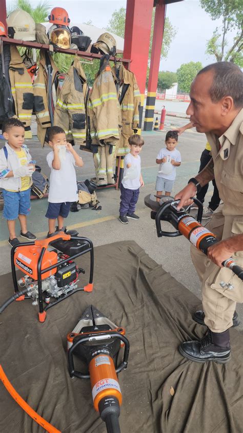 Bombeiros do Rio realizam atividades educativas crianças de projeto