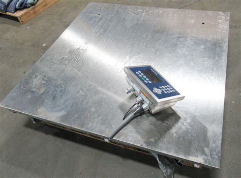 Used Mettler Toledo Model 2256 61806995 Floor Scale W Ind570 Weighing