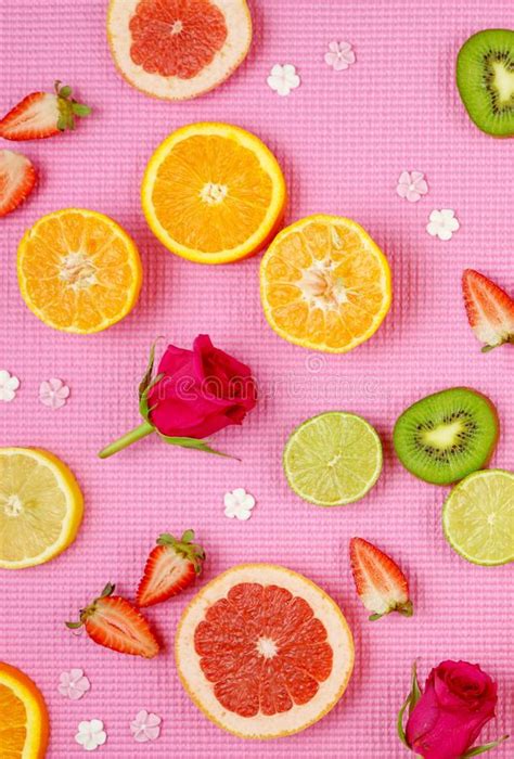 Fondo Del Tema Del Verano Con La Fruta La Fruta C Trica Y Las Flores