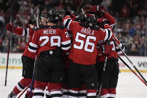 Jack Hughes tranche en prolongation pour les Devils qui défont les