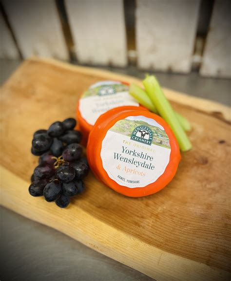Wensleydale Creamery Yorkshire Wensleydale And Apricots Craggies Farm