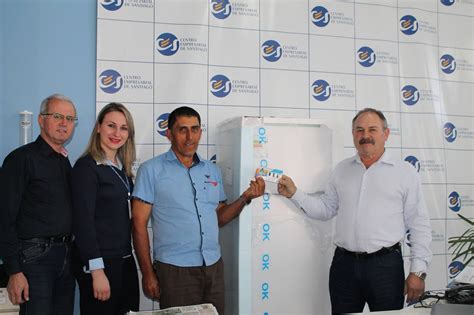 Cliente Dos Supermercados Bazana Ganha Uma Geladeira Na Compra Premiada