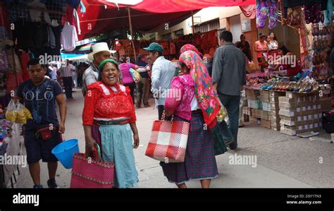 The People Of The Tlacolula Market Stock Photo Alamy