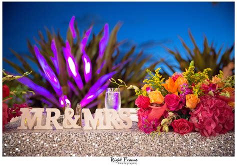 Beautiful Wedding in MOANA SURFRIDER HOTEL HI by RIGHT FRAME PHOTOGRAPHY