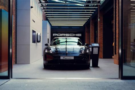 Pierwszy Porsche Store I Pierwszy Salon Tissot Czy Te Premiery