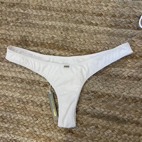 White Gooseberry Seaside Bikini Top Size Small Depop