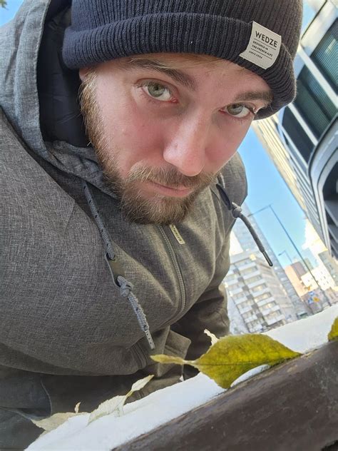 Snow Selfie From A Guy Feeling Cold Nudes Gaybrosgonemild NUDE PICS ORG