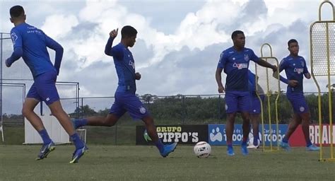 vídeo e treino técnico por setores elenco do Bahia trabalha na