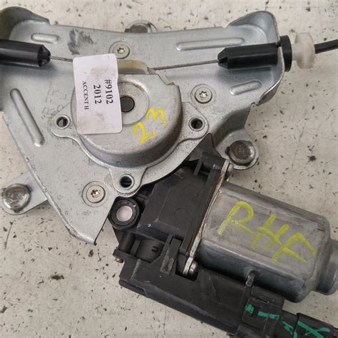 Used Window Regulator Motor Front Right For Accent Door