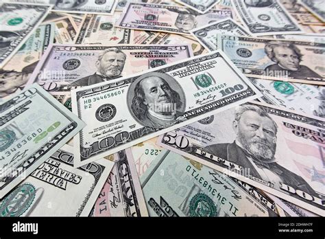 US Dollar Banknoten 100 100er Stock Photo Alamy