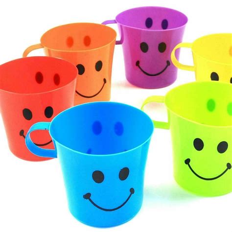 8 Pack Plastic Childrens Smiley Face Mug Party Holidays Garden Beach