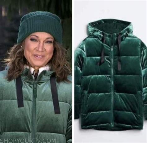 Good Morning America January 2022 Ginger Zees Green Velvet Puffer Jacket Coat Fashion