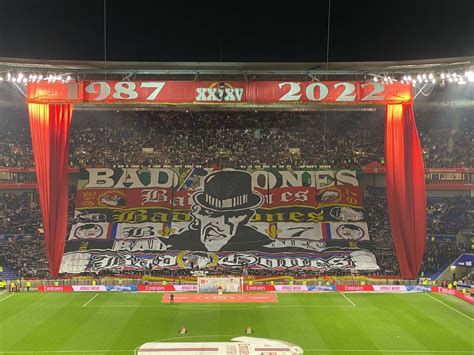 Befootball On Twitter Le Superbe Tifo Des Bad Gones Qui F Tent