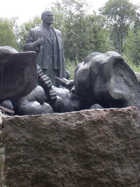Estonia travel, Tallinn, Statue