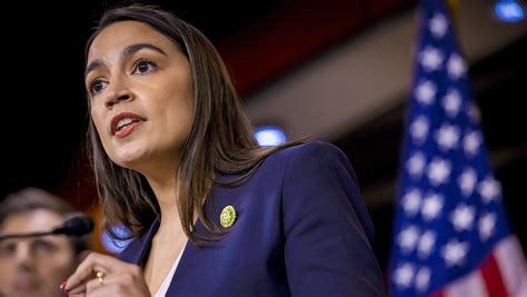 Alexandria Ocasio Cortez Advierte Del Peligroso Deslizamiento De La