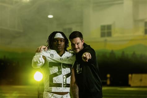 Oregon Recruiting: RB Jay Harris Breaks Down Oregon Ducks Commitment - Sports Illustrated Oregon ...