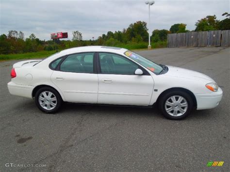 Vibrant White 2004 Ford Taurus SEL Sedan Exterior Photo 71900253