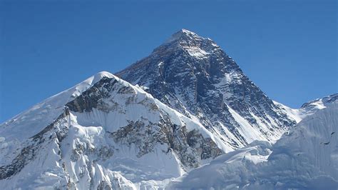 Gunung Everest Kini Hampir 1 Meter Lebih Tinggi Amanz