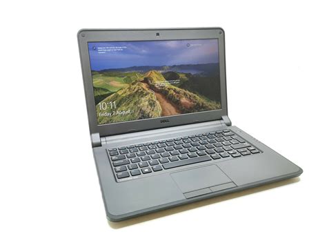 Refurbished Dell Latitude 3340 Laptop PC