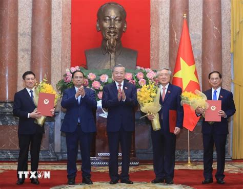 Tổng Bí thư Chủ tịch nước trao quyết định bổ nhiệm 3 Phó Thủ tướng và