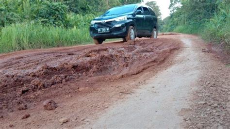 Warga Kalis Keluh Ruas Jalan Nanga Tubuk Hingga Bahenap Rusak Parah