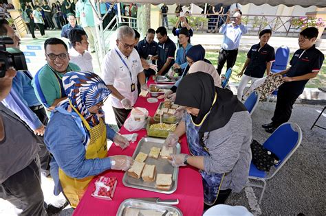 Mahasiswa Ump Terima Makanan Sihat Secara Percuma Umpsa News