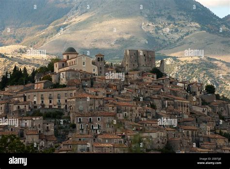 Borghi Piu Belli Ditalia Immagini E Fotografie Stock Ad Alta