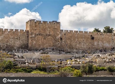 The Golden Gate in Jerusalem, Israel — Stock Photo © alefbet #131540344