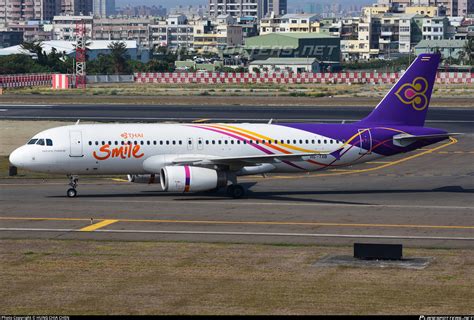 HS TXB Thai Smile Airbus A320 232 Photo By HUNG CHIA CHEN ID 922502