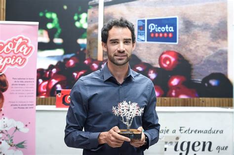 El bicampeón del mundo de marcha Álvaro Martín recibe el Premio a la