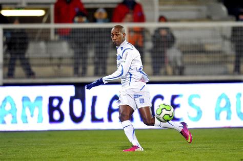 Football Guingamp Officiel Guingamp tient sa première recrue Foot 01