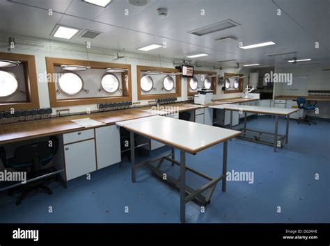 Research Vessel High Resolution Stock Photography And Images Alamy