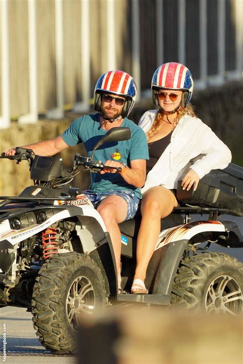 Danielle Macdonald Nude OnlyFans Leaks Fappening FappeningBook