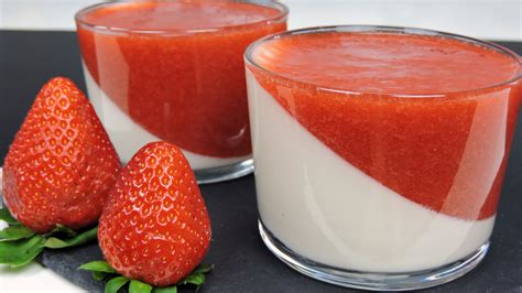 Panacota Con Salsa De Fresas Panna Cotta