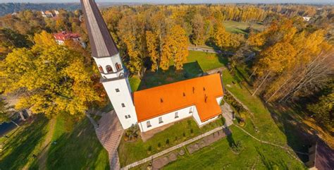 Golden autumn in Sigulda – 360° aerial virtual tour – Virtual Latvia