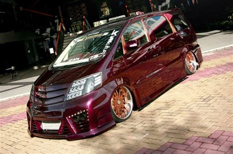 Kelamaan Nongkrong Di Bengkel Toyota Alphard Lawas Tampil Lebih