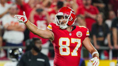 Kansas City Chiefs Star Travis Kelce Shows Acting Skills in New Pepsi ...