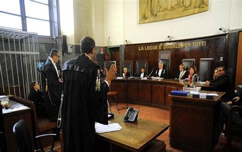 Ognare Tribunale Sognare Giudici Avvocati E Processi E Cause Nei Sogni