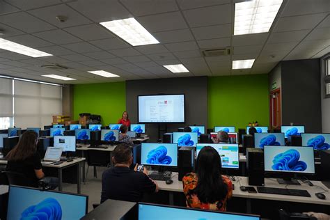 Laboratorio De Informatica - Laboratorio de Informática
