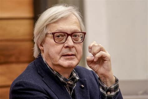 Sgarbi Risponde A Fedez Su Morgan Mio Leccapiedi Non Ne Ha Bisogno