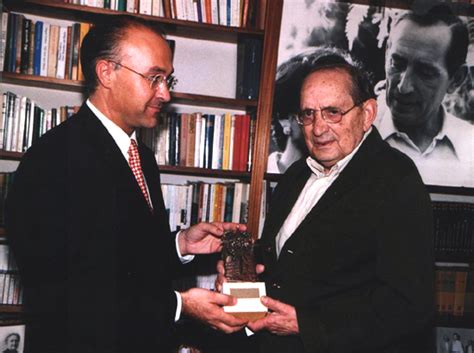 Recibe El Cervantes 1994 Miguel Delibes