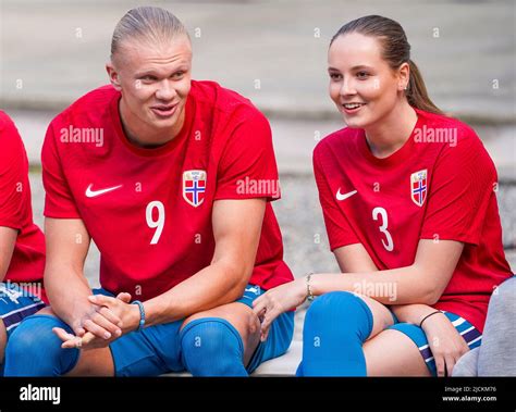 Erling haaland family hi-res stock photography and images - Alamy