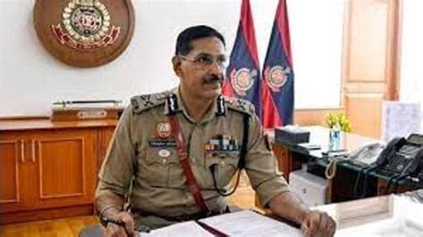 Delhi Police Commissioner Pulls Up Officers Over Absence In Courts