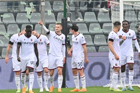 Il Bologna Travolge La Cremonese Che Perde Ed A Un Passo Dalla